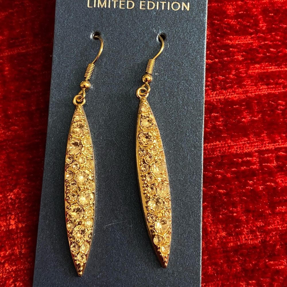 NWT SWAROVSKI CRYSTAL EARRINGS